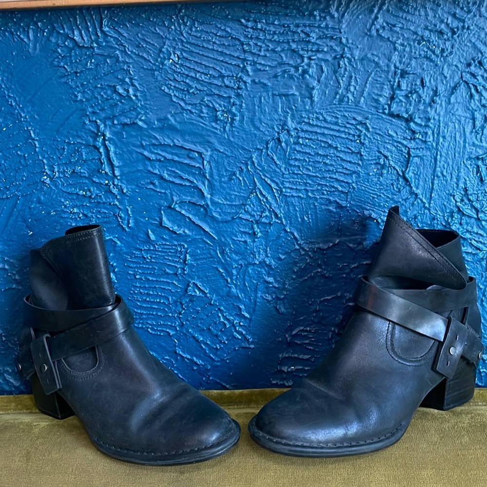 Black Leather Ugg Boots